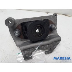 Renault - Clio - Engine mount