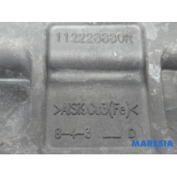 Renault - Clio - Engine mount