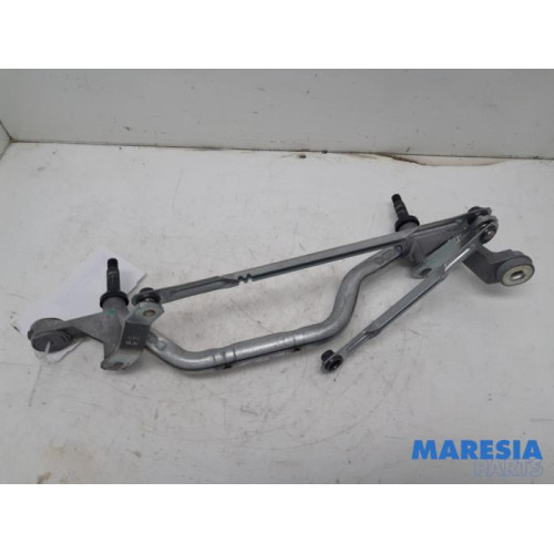 Renault - Clio - Wiper mechanism