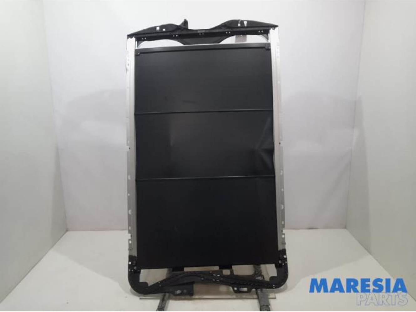 Peugeot - 508 - Sliding headliner mechanism