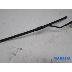 Renault - Clio - Front wiper arm