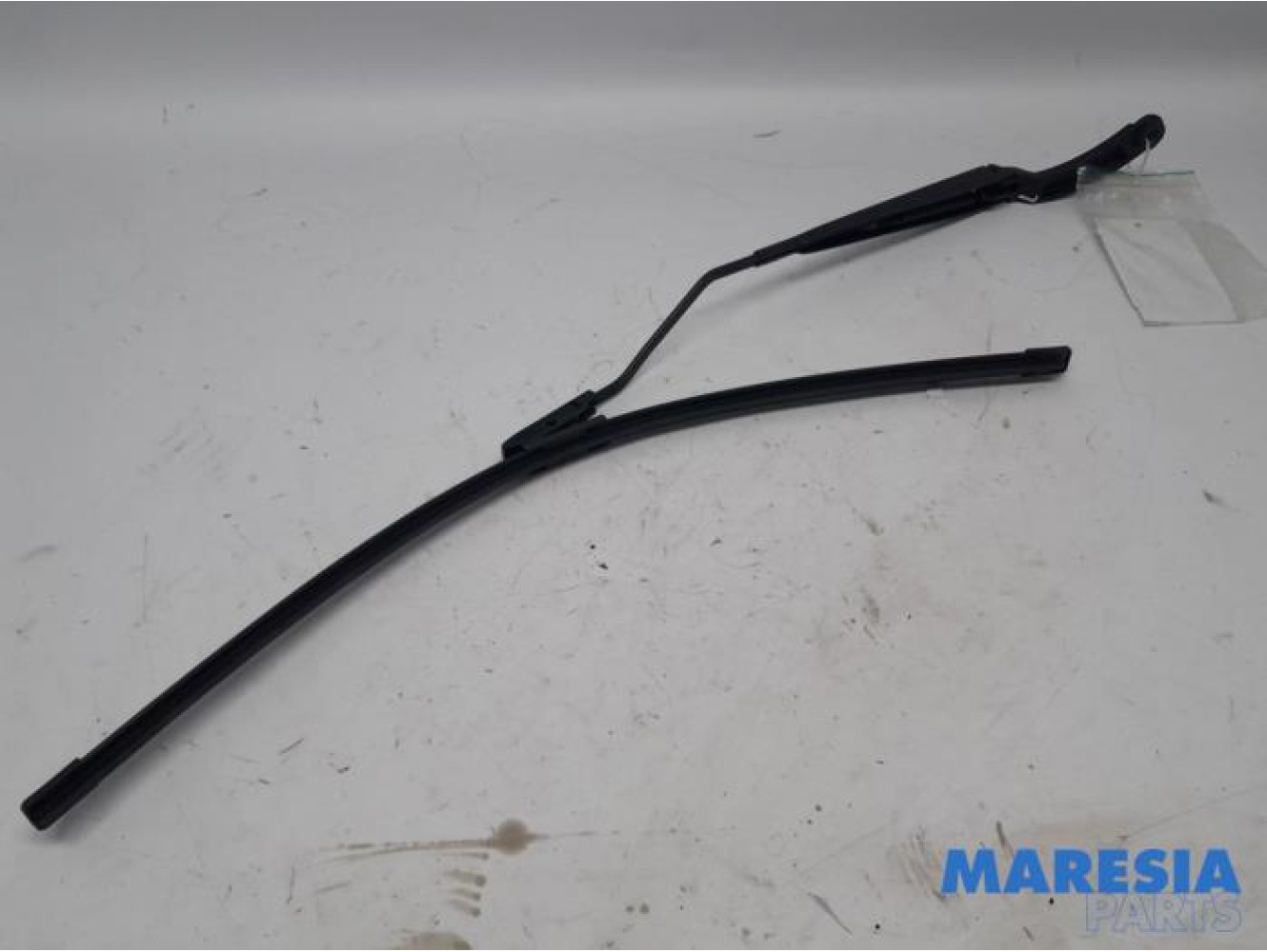 Renault - Clio - Front wiper arm