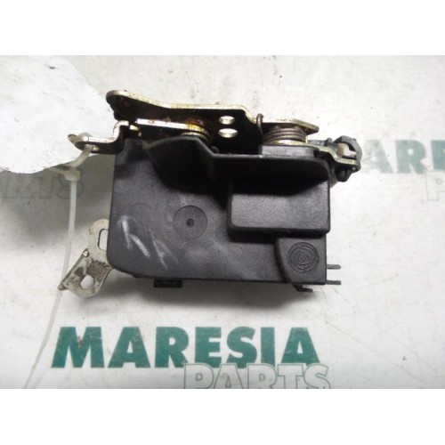 Fiat - Punto - Rear door mechanism 4-door, right