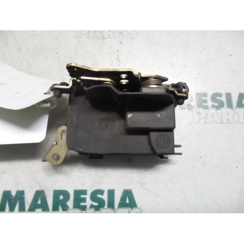 Fiat - Punto - Rear door mechanism 4-door, right
