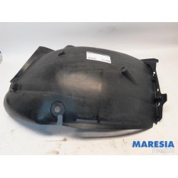 Renault - Clio - Wheel arch liner