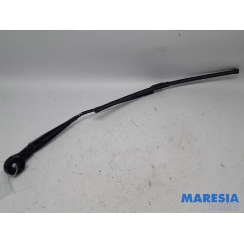 Citroen - Grand C4 Space Tourer - Front wiper arm