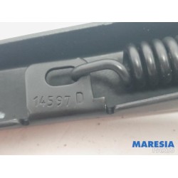 Peugeot - 307 - Front wiper arm