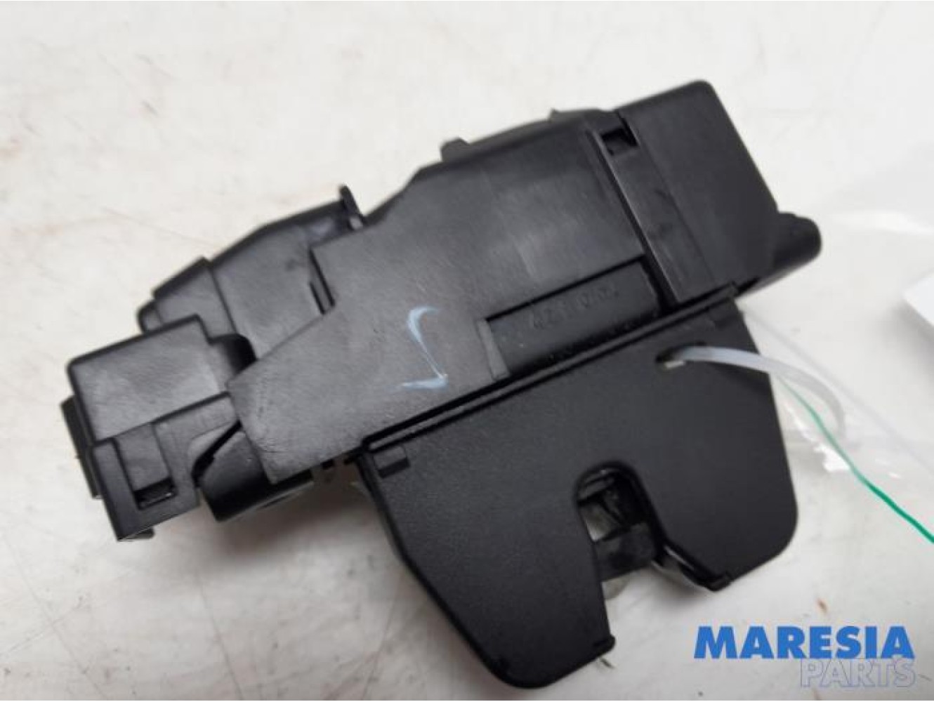 Peugeot - 508 - Tailgate lock mechanism