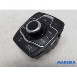 Peugeot - 508 - Panneau de commandes navigation