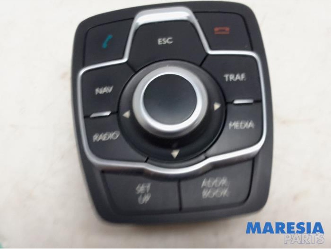 Peugeot - 508 - Panneau de commandes navigation