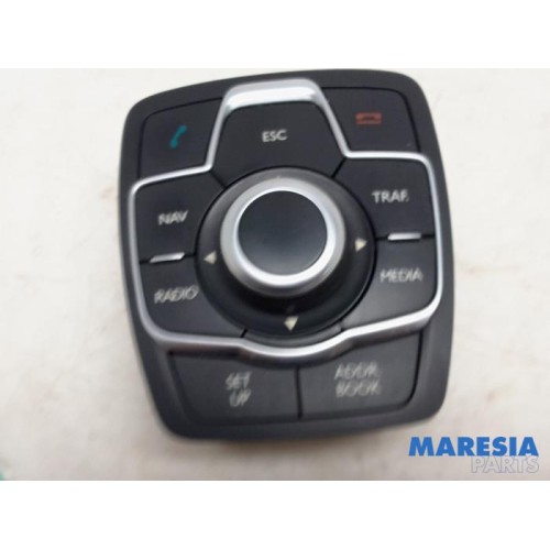 Peugeot - 508 - Panneau de commandes navigation