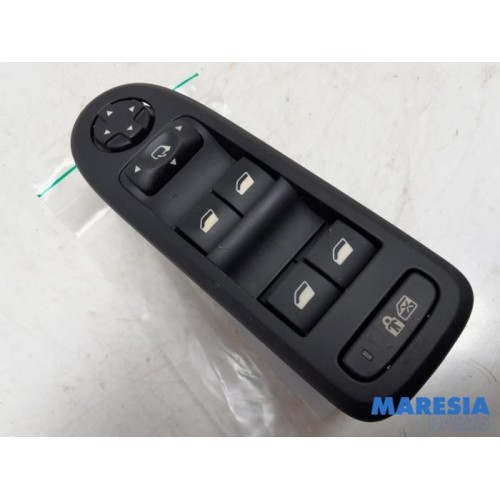 Peugeot - 508 - Multi-functional window switch