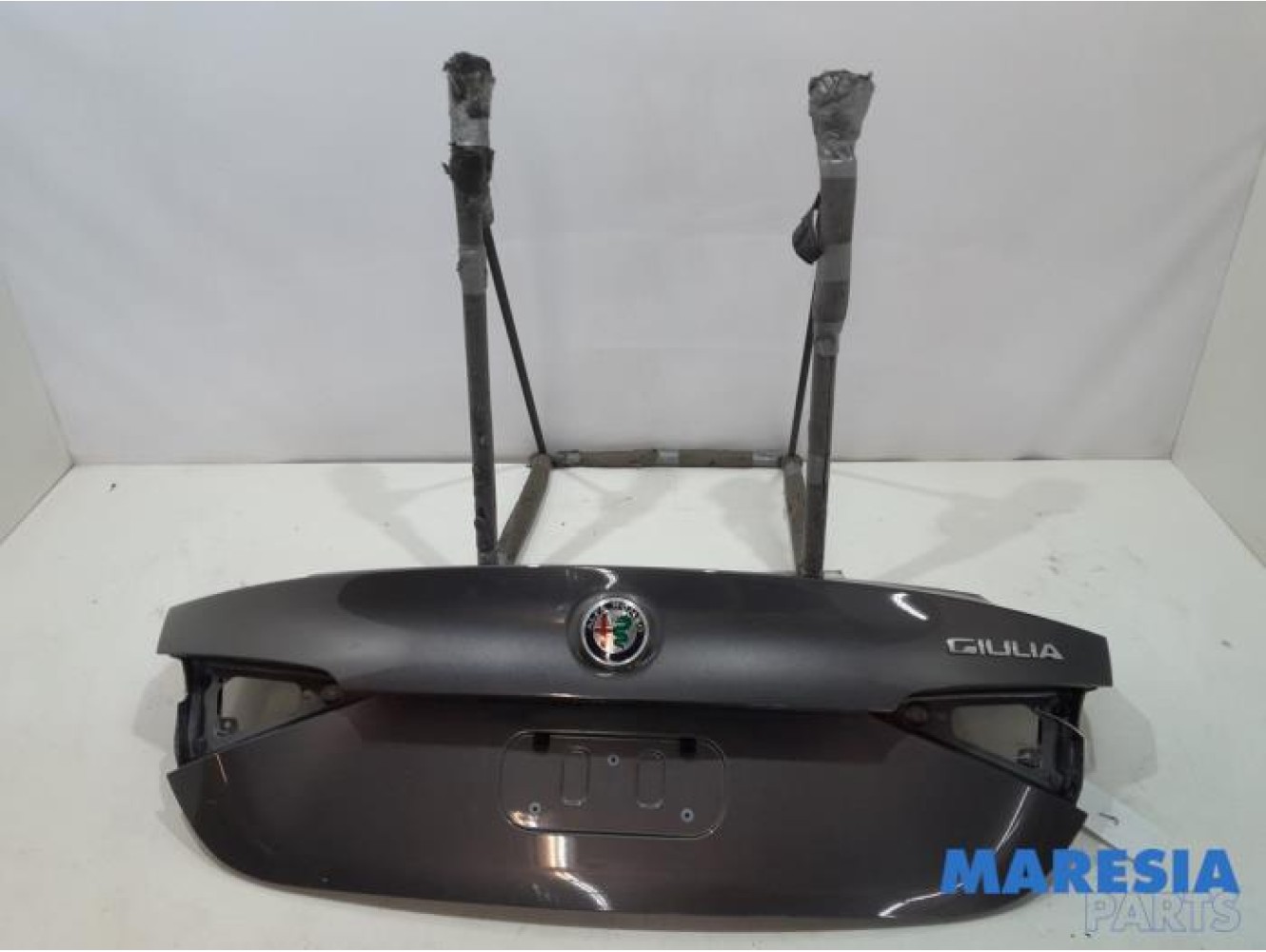 Alfa Romeo - Giulia - Tailgate