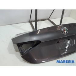 Alfa Romeo - Giulia - Tailgate