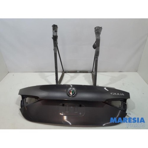 Alfa Romeo - Giulia - Tailgate