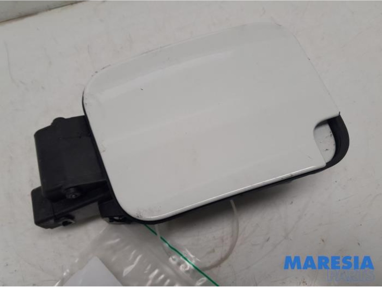 Opel - Vivaro - Tank Klep