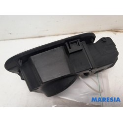 Opel - Vivaro - Tank Klep