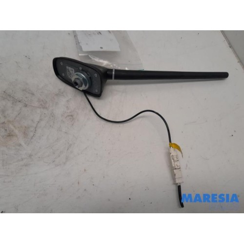 Opel - Vivaro - Antenna