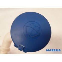 Opel - Vivaro - Front windscreen washer reservoir