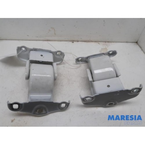 Opel - Vivaro - Set of hinges