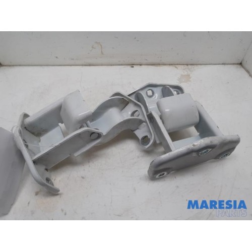 Opel - Vivaro - Set of hinges