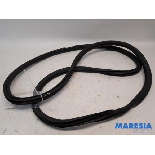 Opel - Vivaro - Door seal 2-door, left