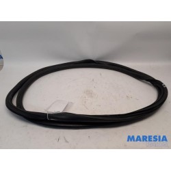 Opel - Vivaro - Schiebetür Gummi rechts