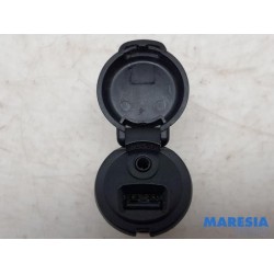 Peugeot - 508 - AUX / USB connection