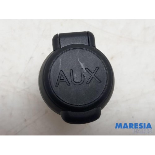 Peugeot - 508 - AUX / USB connection