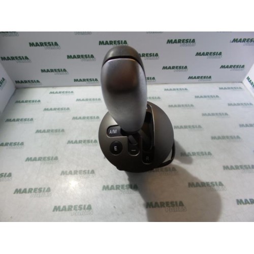 Lancia - Y(Psilon) - Gear stick