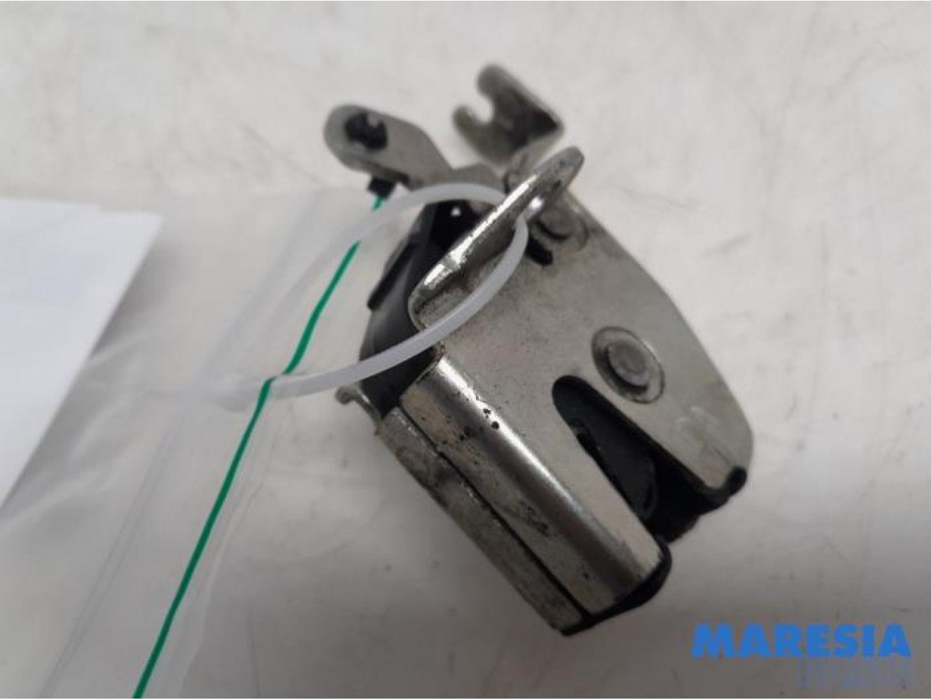 Fiat - Fiorino - Minibus/van rear door lock mechanism