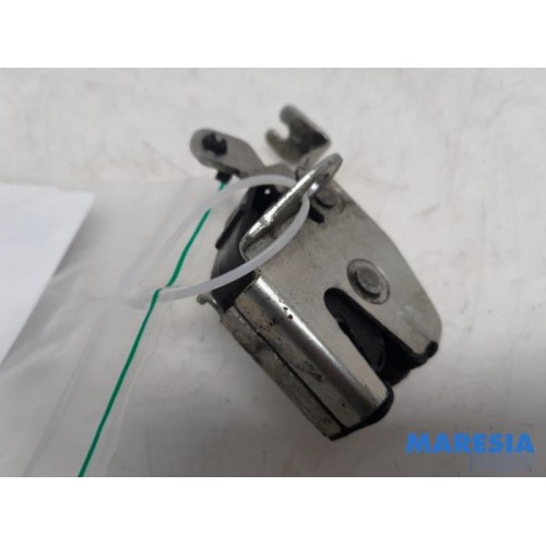 Fiat - Fiorino - Minibus/van rear door lock mechanism