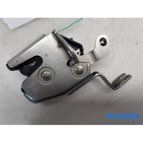 Fiat - Fiorino - Minibus/van rear door lock mechanism