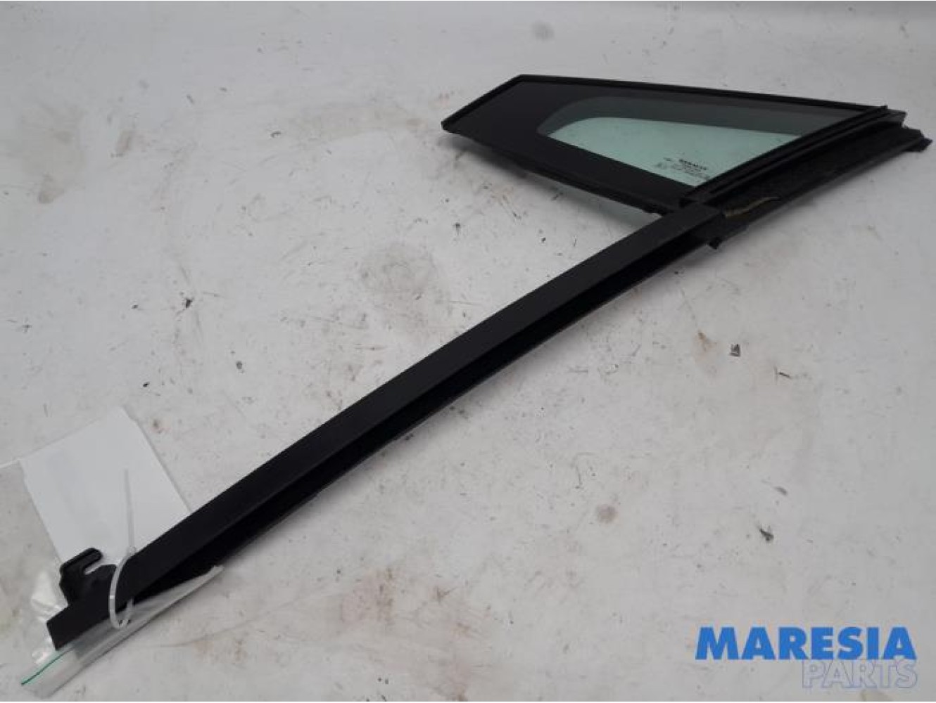 Renault - Clio - Quarter light, front left