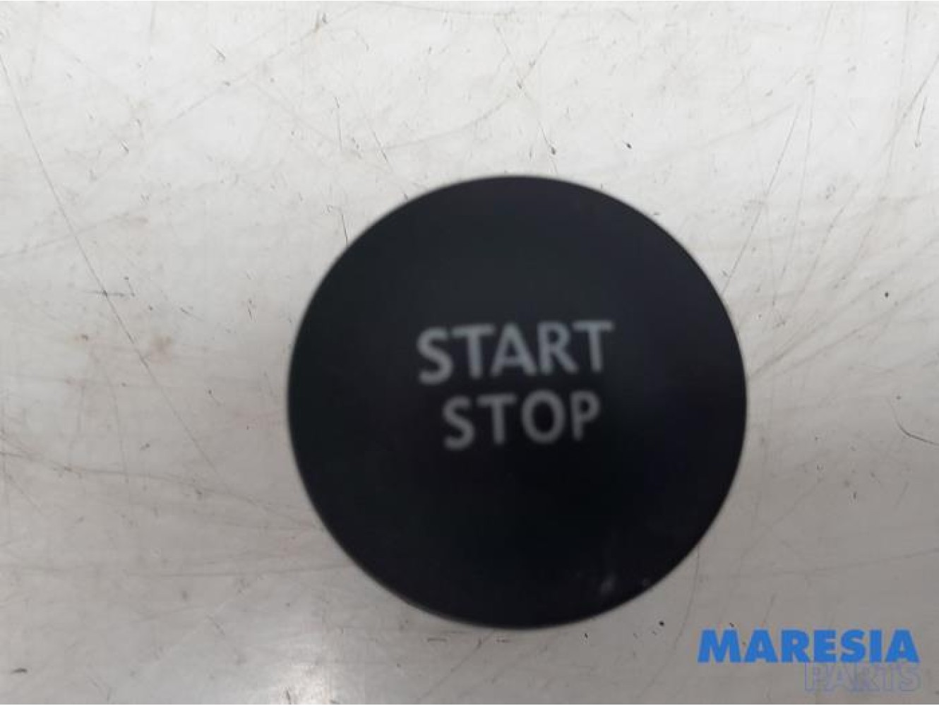 Renault - Clio - Start/stop switch