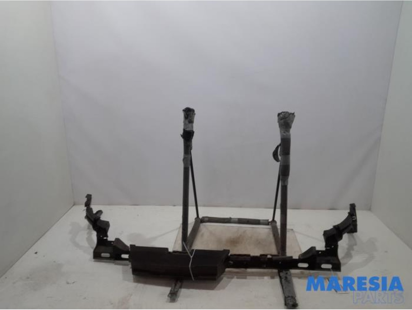 Alfa Romeo - Giulia - Rear bumper bracket central