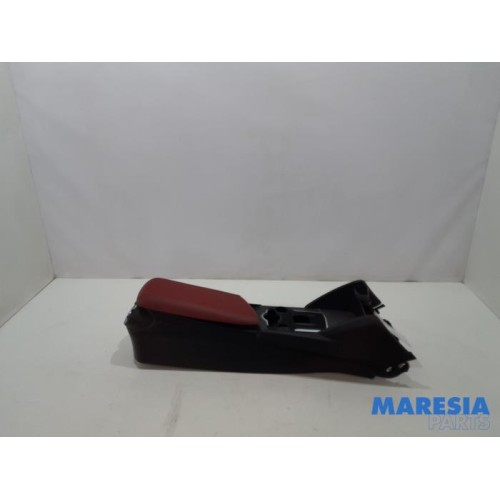 Alfa Romeo - Giulia - Middle console