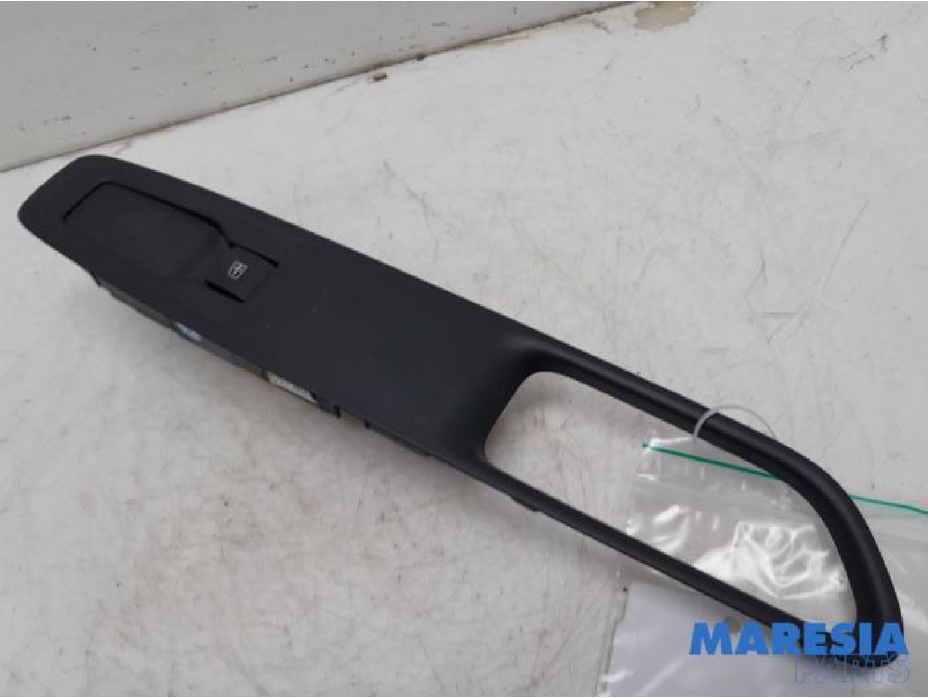 Renault - Clio - Electric window switch