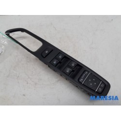 Renault - Clio - Multi-functional window switch
