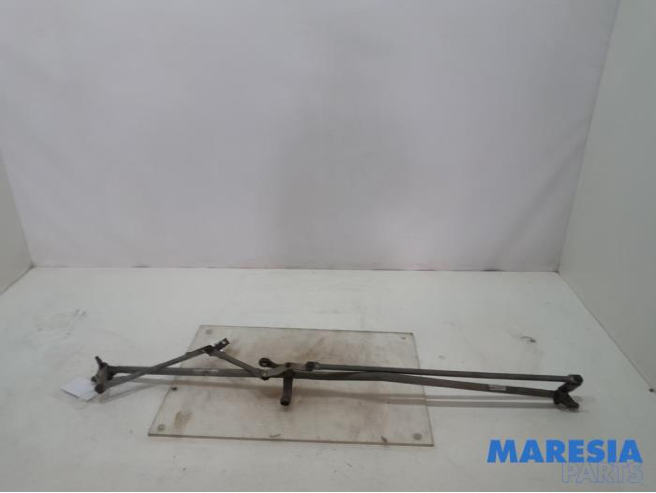 Peugeot - 308 - Wiper mechanism