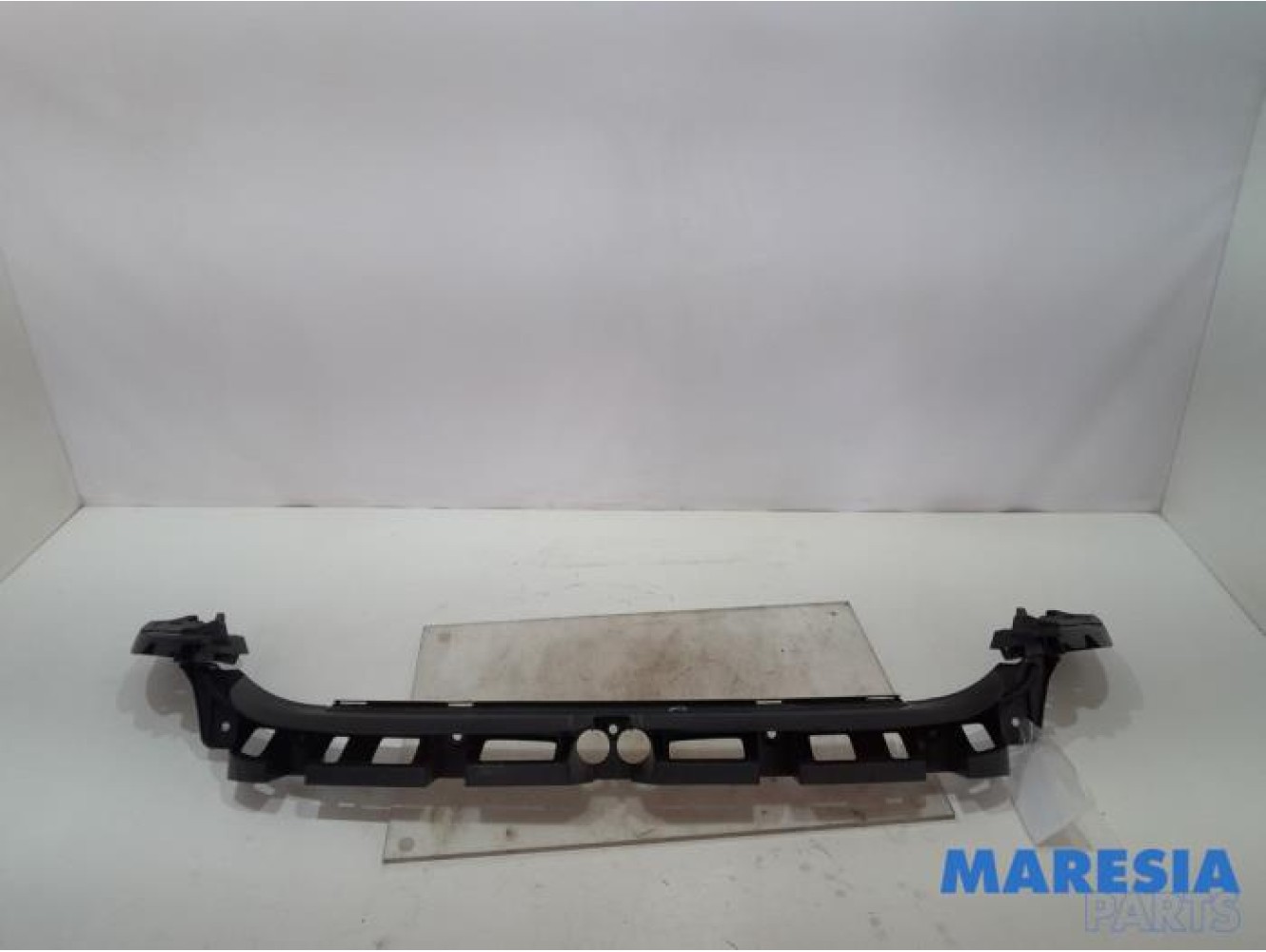 Peugeot - 308 - Rear bumper bracket central