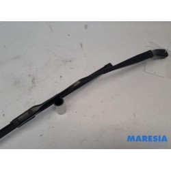 Alfa Romeo - Giulia - Front wiper arm