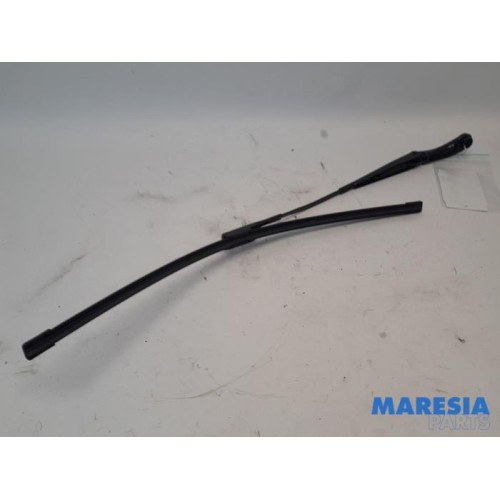 Alfa Romeo - Giulia - Front wiper arm