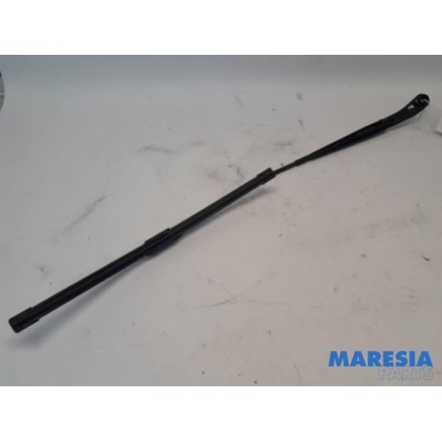 Alfa Romeo - Giulia - Front wiper arm