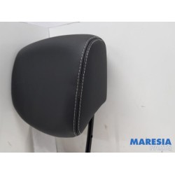 Renault - Clio - Headrest