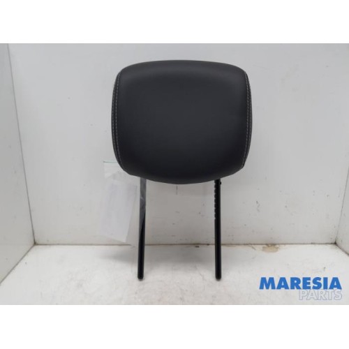 Renault - Clio - Headrest