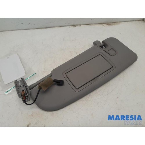 Alfa Romeo - Giulia - Sun visor