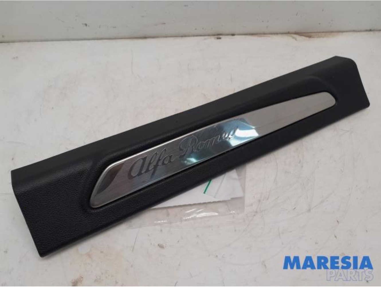 Alfa Romeo - Giulia - Marche-pied (list de couverture) droite
