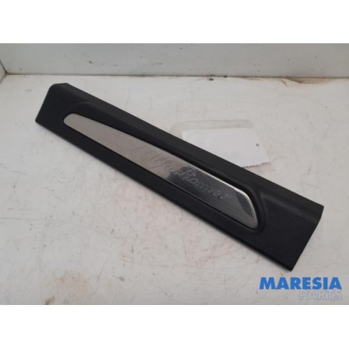 Alfa Romeo - Giulia - Door sill left