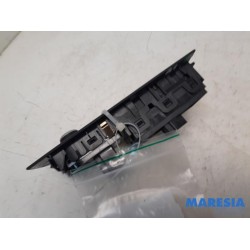 Alfa Romeo - Giulia - Multi-functional window switch